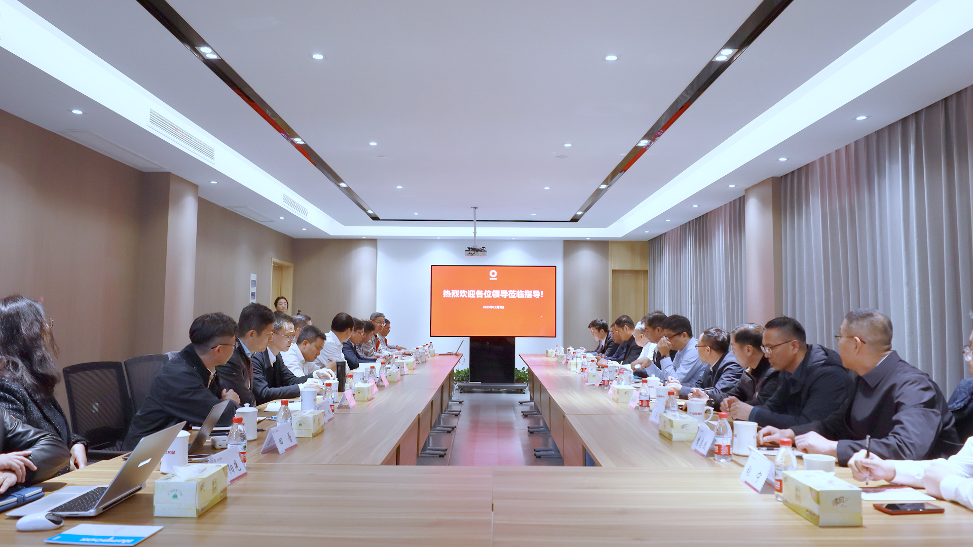 中國黃金集團成員企業赴中國建材集團旗下山亞南方參觀交流